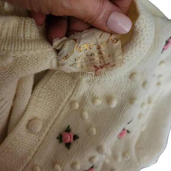 Vintage 50s Wool Sweater Rosette Flowers Cardigan Womens Size M White Pink Pinup - Picture 7 of 7